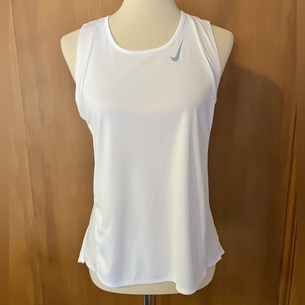 Nike high neck running tank, white, medium, flaw
